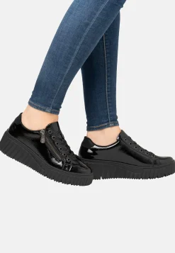 Lackad sneaker i skinn